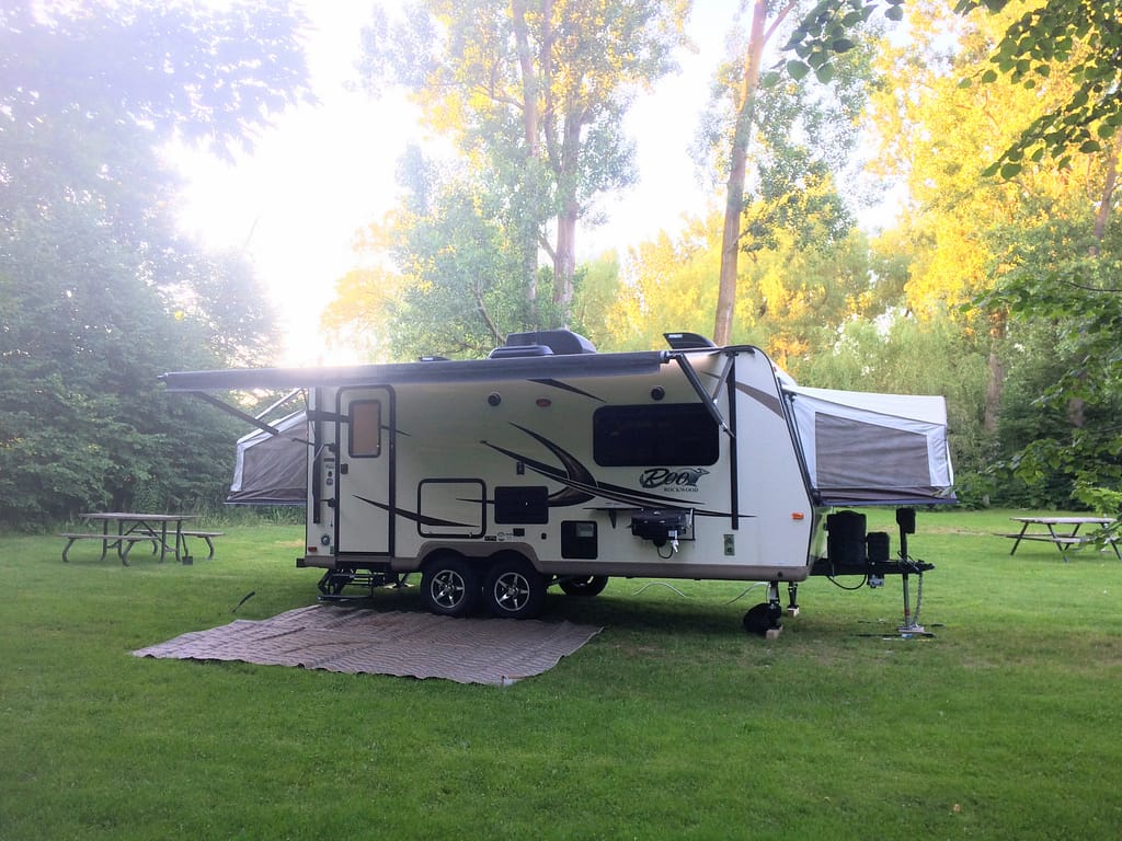 2017 Rockwood Roo 21DK hybrid travel trailer